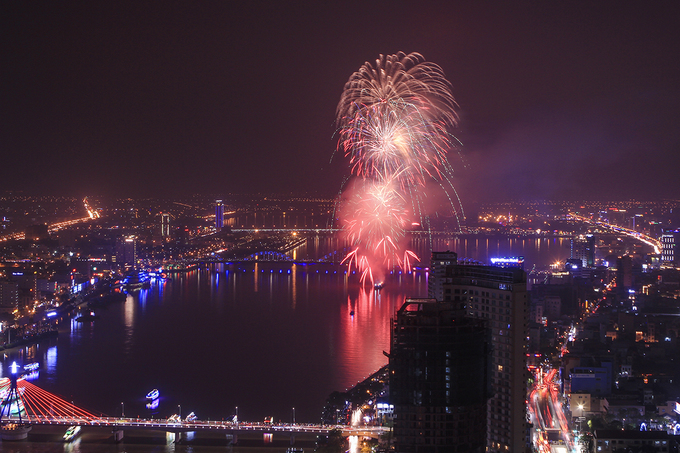 Fireworks return as Vietnam welcomes 2018 - Go Asia Travel